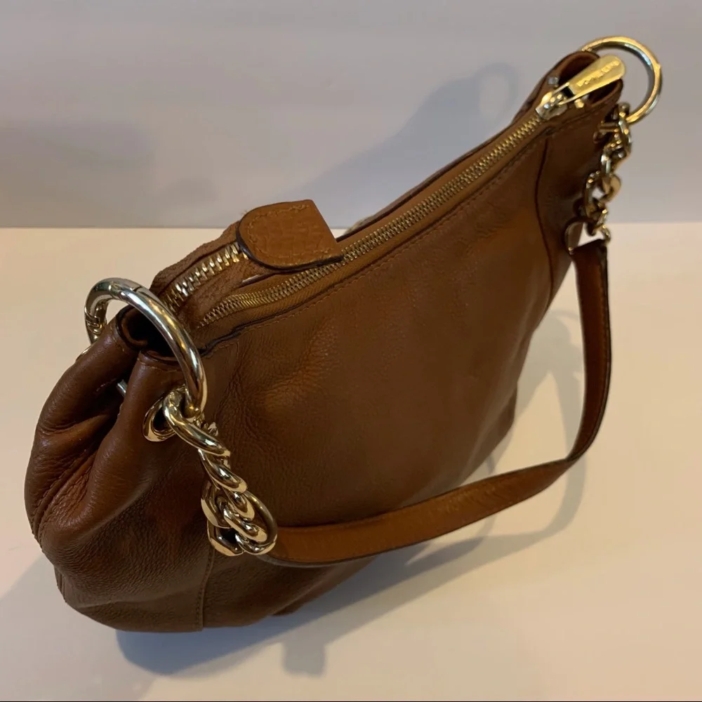 Michael Kors adorable shoulder